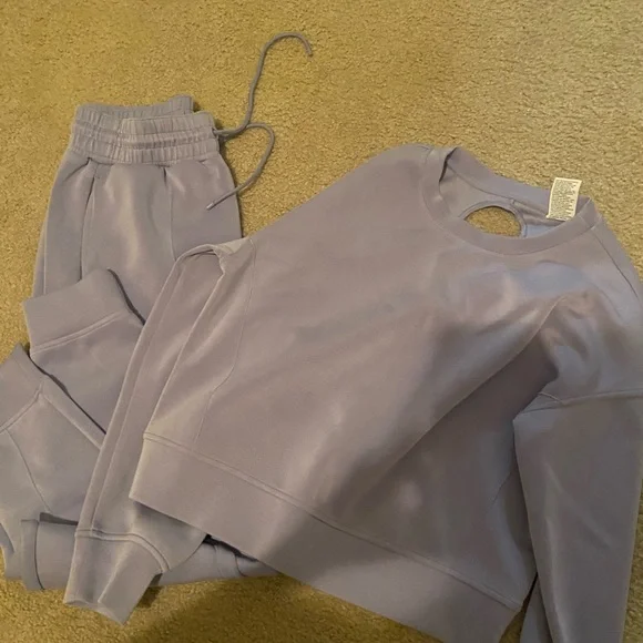 All in Motion Light Purple Activewear Set - Picture 1 of 3